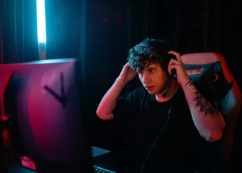 Building Tension Through Cinematic Gameplay